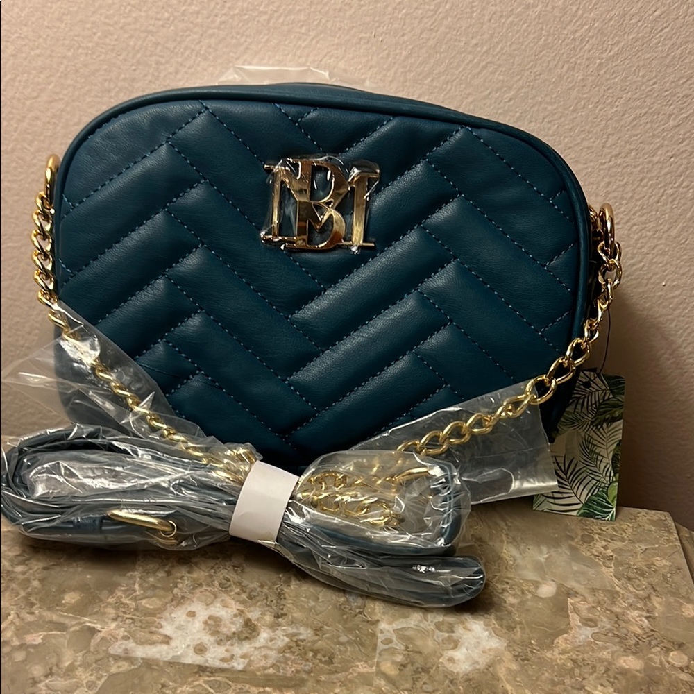 Elegant Teal Quilted Bag with Gold Chain
